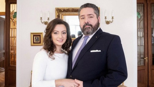 Casamento de George Mikhailovich Romanov com Victoria Romanovna Bettarini será o primeiro de um descendente da família real russa em mais de 100 anos