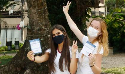 Rio de Janeiro retoma vacinação de adolescentes na quarta-feira (15)