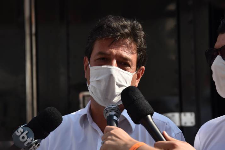 Mandetta discursa em manifestação contra Bolsonaro - Foto: ROBERTO CASIMIRO/FOTOARENA/ESTADÃO CONTEÚDO