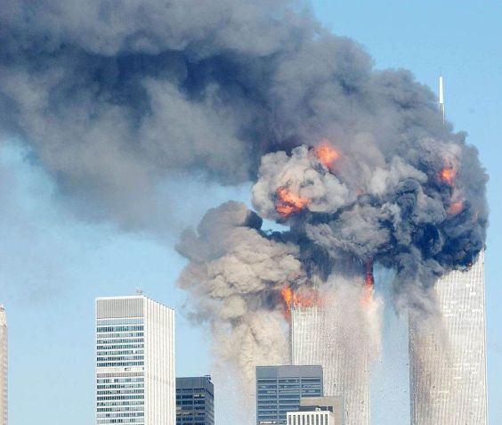 Torres do World Trade Center após ataques • Getty Images