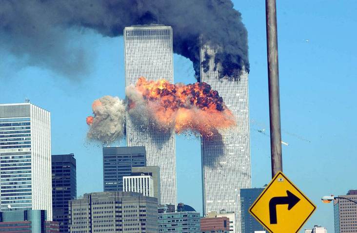 Torres do World Trade Center após ataques em 11 de setembro de 2001 / Getty Images
