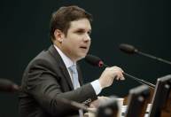 Hugo Motta votou por queda de Dilma e foi base de Temer e Bolsonaro