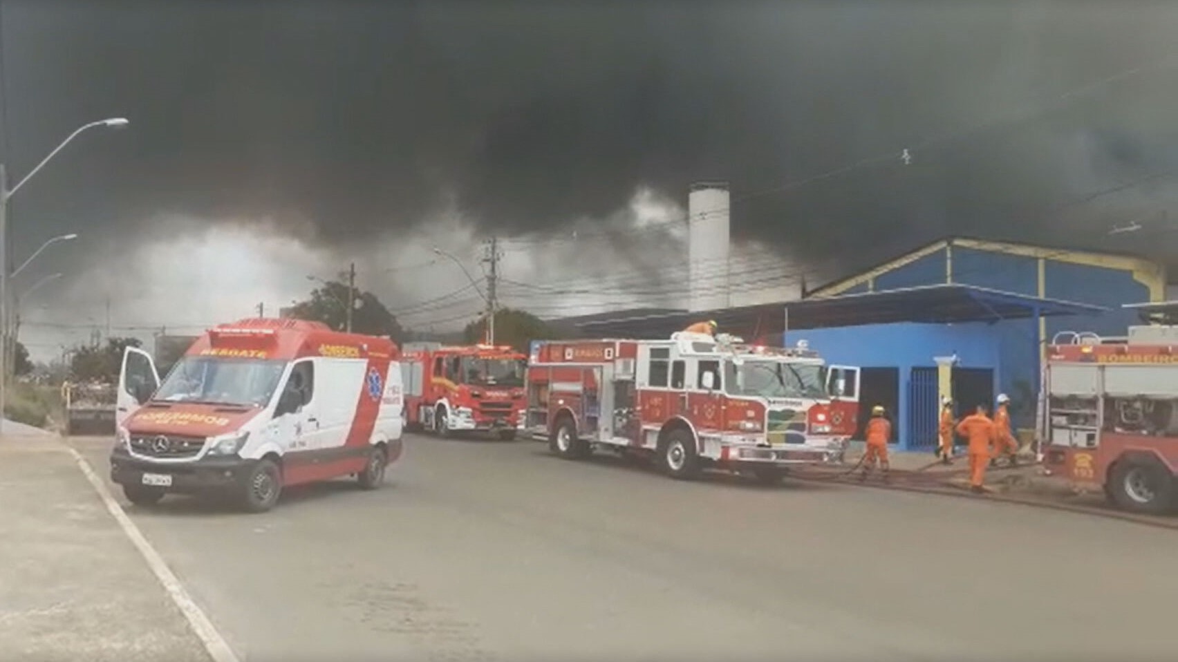 Incêndio em fábrica no Distrito Federal