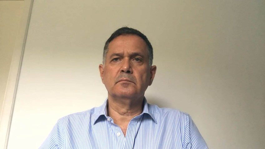 O empresário brasileiro Larry de Faria Júnior estava no World Trade Center no momento do ataque / CNN / Reprodução