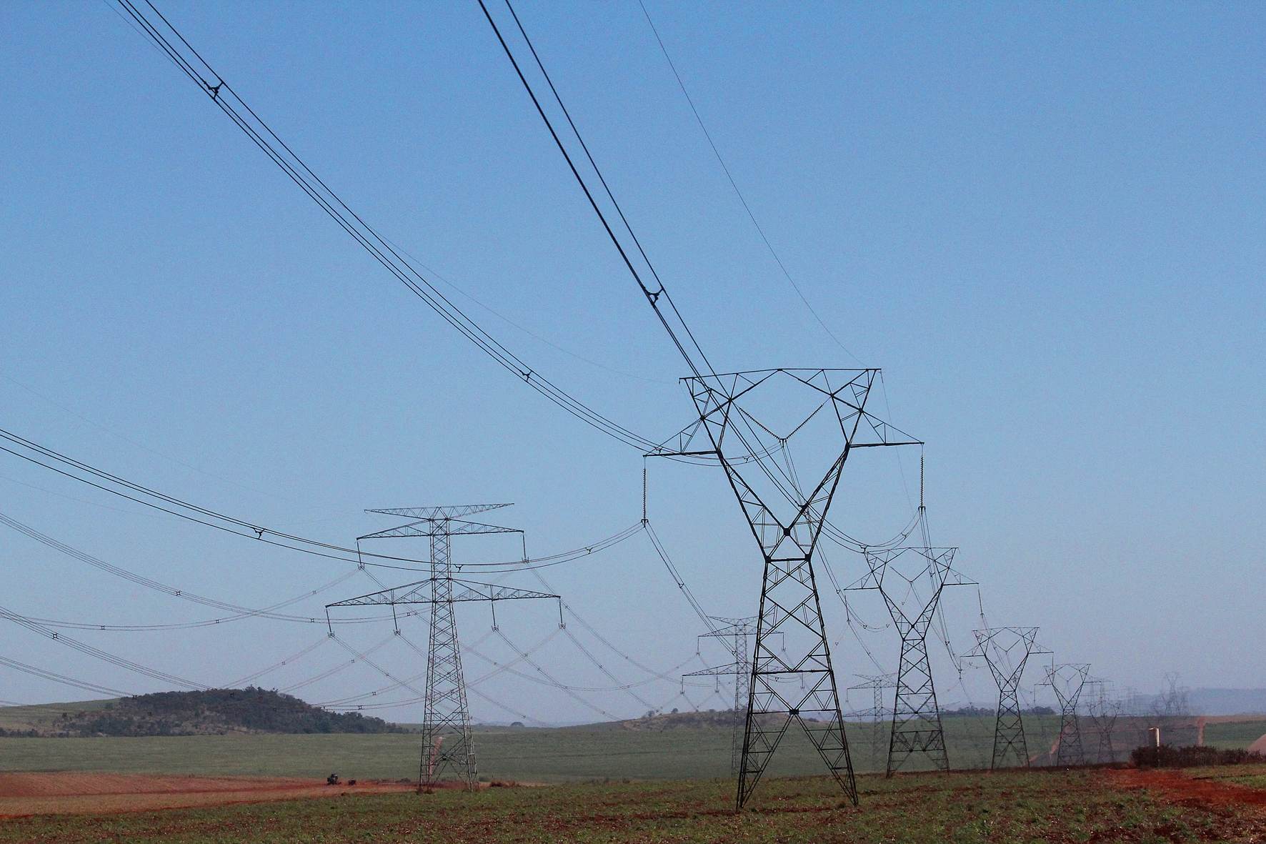 Leilões de transmissão estão no radar do governo para reforçar SIN