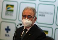 Há doses suficientes para quem segue o PNI, diz Queiroga