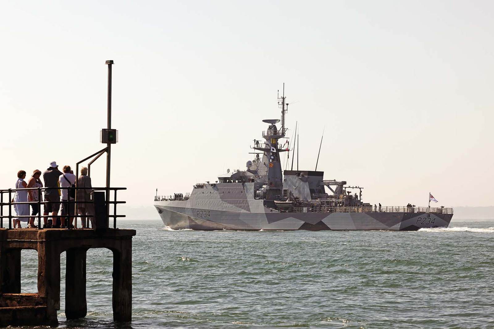 Navios britânicos foram pintados estilo da Primeira Guerra Mundial, que tinha o objetivo de torná-los mais difíceis de rastrear / Lee Blease/Royal Navy
