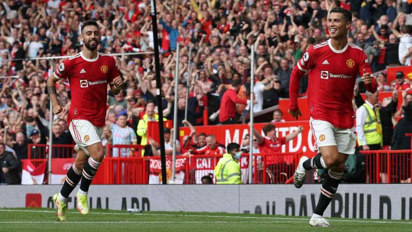 Bruno Fernandes, e Cristiano Ronaldo (D) comemoram gol no retorno ao Manchester United / Reprodução/manutd.com