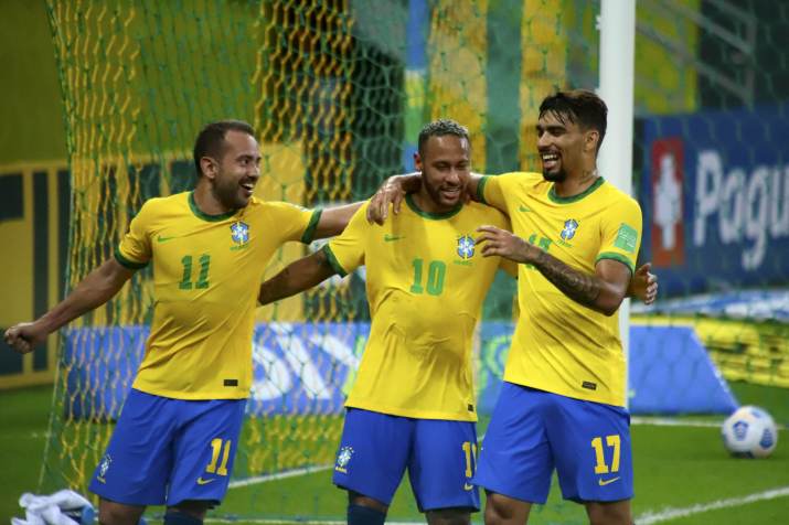 Neymar, do Brasil, comemora seu gol durante partida contra o Peru válida pelas eliminatórias Sul-Americanas para a Copa do Mundo de 2022, na Arena Pernambuco, em São Lourenço da Mata, no Grande Recife. • ESTADÃO CONTEÚDO