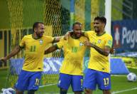 Brasil vence o Peru com facilidade e amplia recorde nas eliminatórias