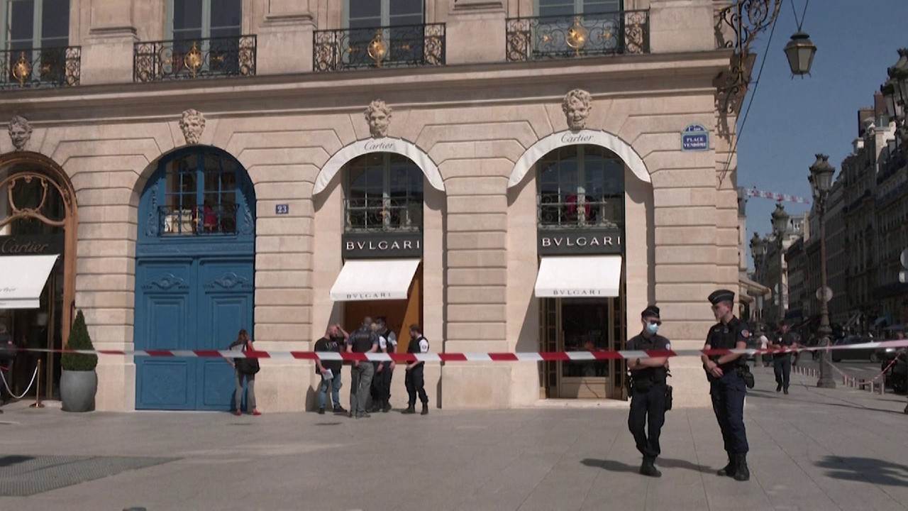 Três foram presos após roubarem € 10 milhões em joias de loja da Bulgari em Paris
