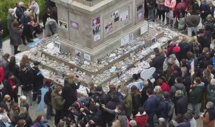 Argentinos protestam e relembram vítimas da Covid-19
