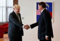 Boris Johnson e Bolsonaro conversam por telefone sobre guerra na Ucrânia