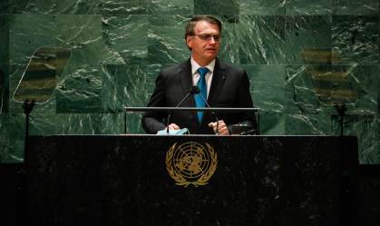 Bolsonaro recebeu dólares de joias em viagem em que afirmou ter “extirpado” a corrupção