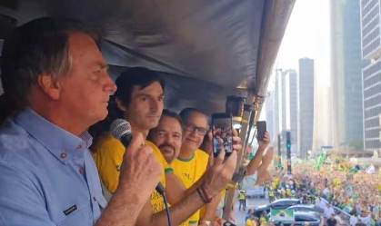 Bolsonaro discursa na Avenida Paulista, em São Paulo