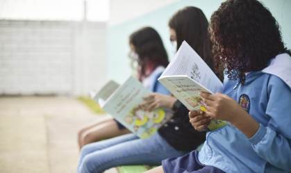 Renda de mais pobres caiu mesmo com mais tempo na escola, mostra pesquisa