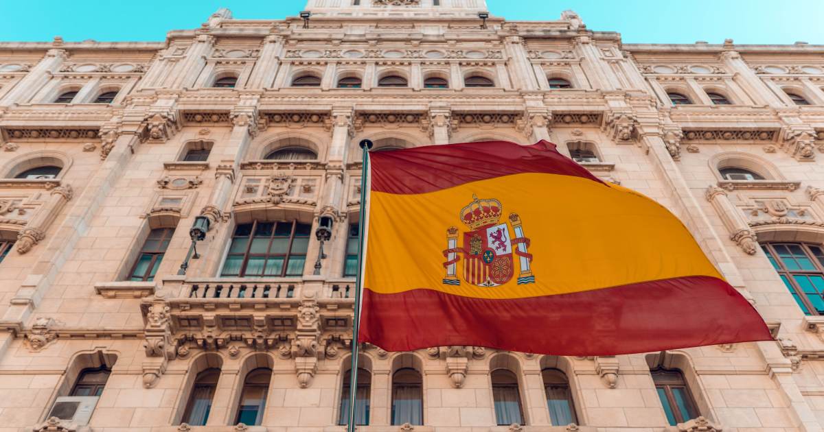 Espanha reabre embaixada no Irã e Israel critica decisão