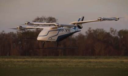 eVTOL da Eve em escala reduzida; modelo voou em marco