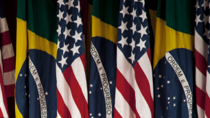 Atlas: 51,2% acreditam que o governo deve retaliar os Estados Unidos por taxas