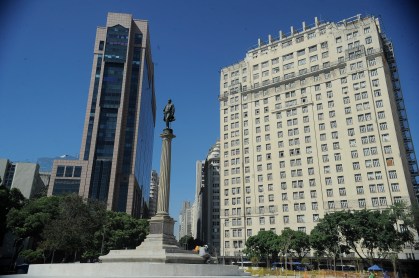 Edifício A Noite