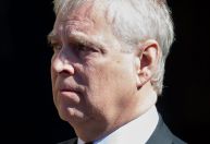 Análise: Rei Charles III bane Andrew por escândalo sexual