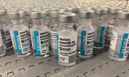 Anvisa autoriza envase de vacinas da AstraZeneca e Janssen em novas fábricas nos EUA