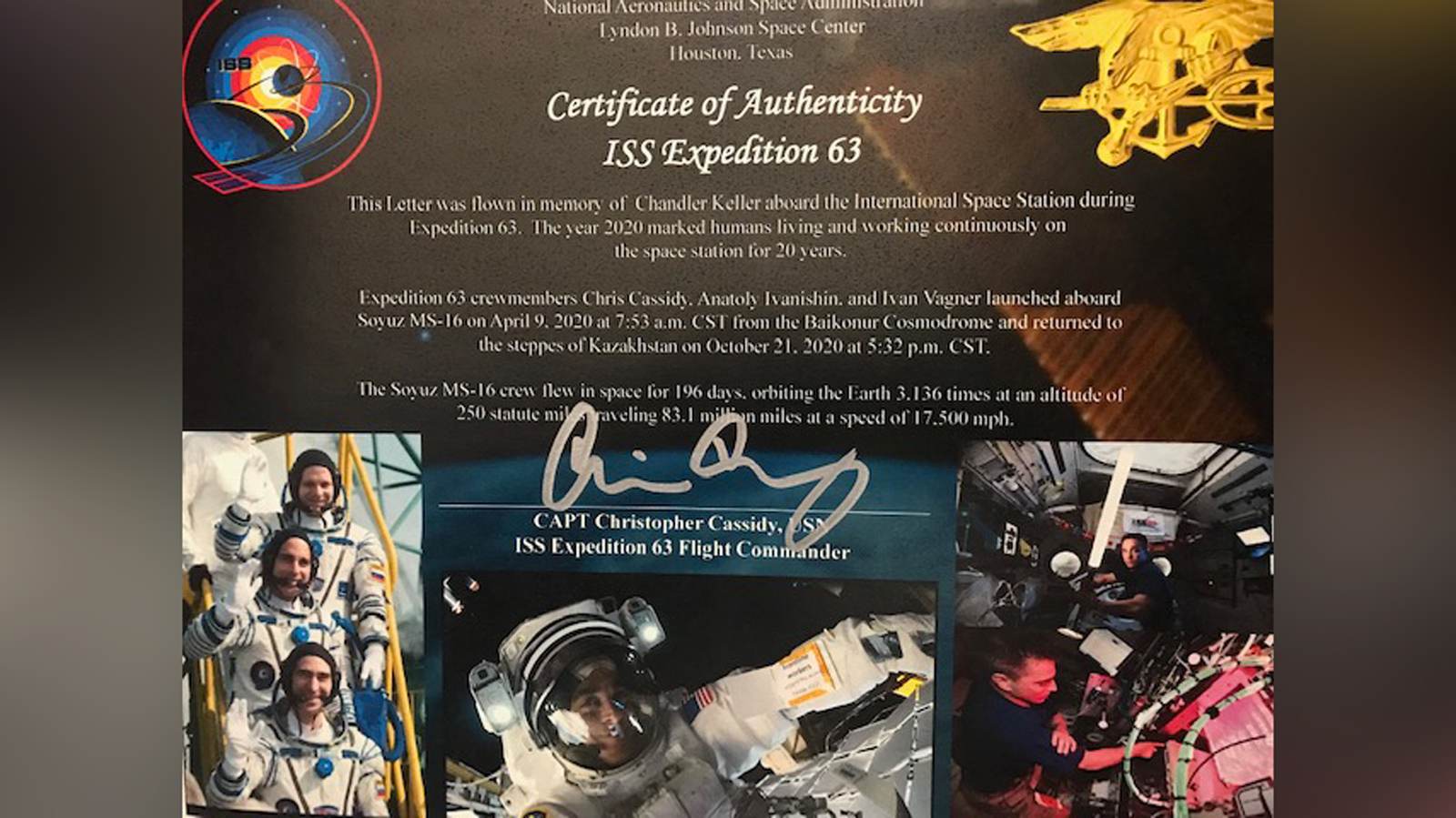 A família Keller recebeu este certificado assinado para marcar a missão da estação espacial de Cassidy / Nasa