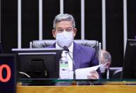 Governo deveria ter enfrentado problema de frente, diz Lira sobre teto de gastos