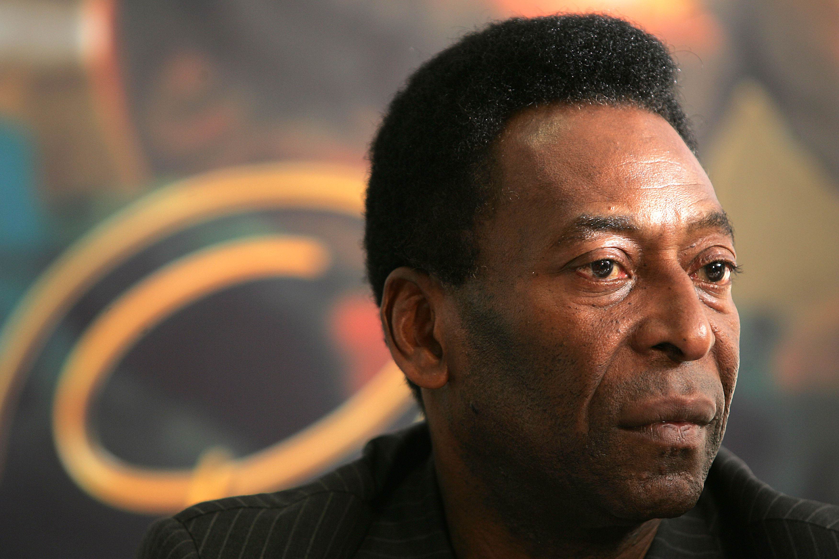 Pelé lança filme