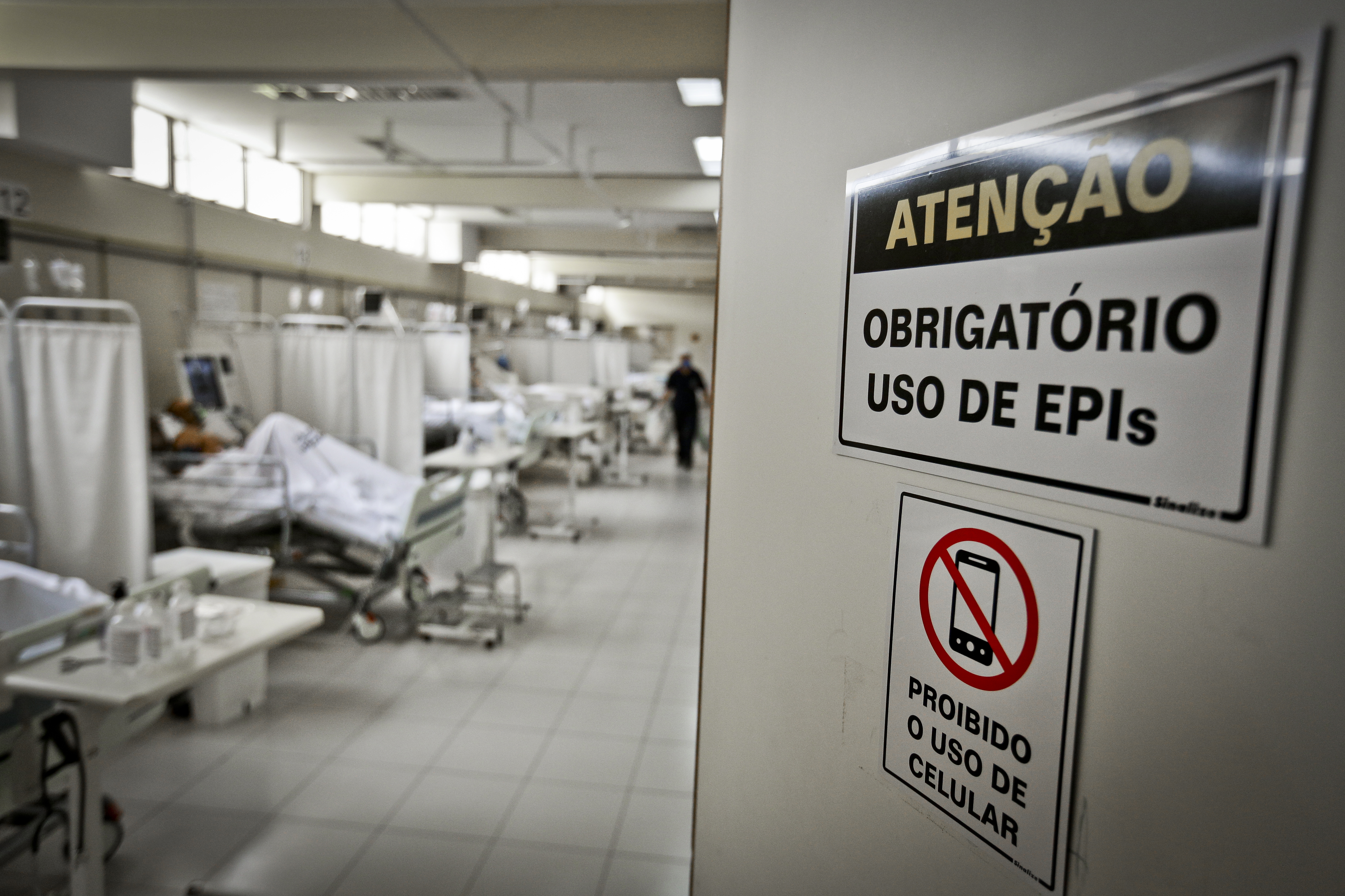 Atendimento médico em hospital durante a pandemia de Covid-19