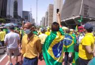 Mundo político reage às falas de Bolsonaro em manifestações