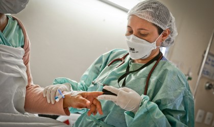 Fiocruz: mortes de idosos por Covid em hospitais é 2,5 vezes maior que de jovens
