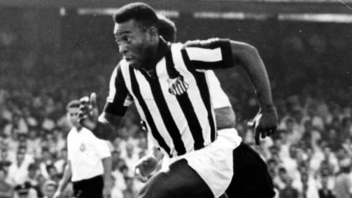 Pelé em partida Santos x Corinthians. Alvinegro praiano venceu de 4 a 2.