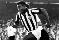 Pelé recebe homenagens em todo o mundo