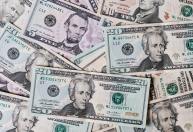 Ibovespa aprofunda perdas e volta à faixa de 110 mil pontos; dólar sobe