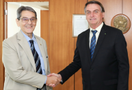 PTB apresenta proposta de filiação a Bolsonaro