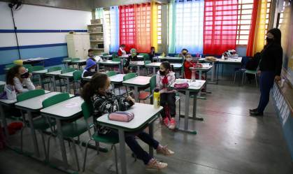 Volta às aulas: preços de materiais escolares têm alta de até 1.000%
