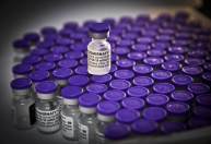 Quarta dose da vacina contra a Covid-19 será necessária, diz CEO da Pfizer