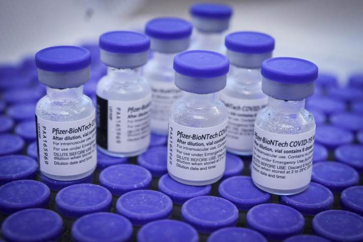 Vacina da Pfizer contra a Covid-19 é capaz de neutralizar a variante Ômicron com três doses / Geovana Albuquerque/Agência Saúde