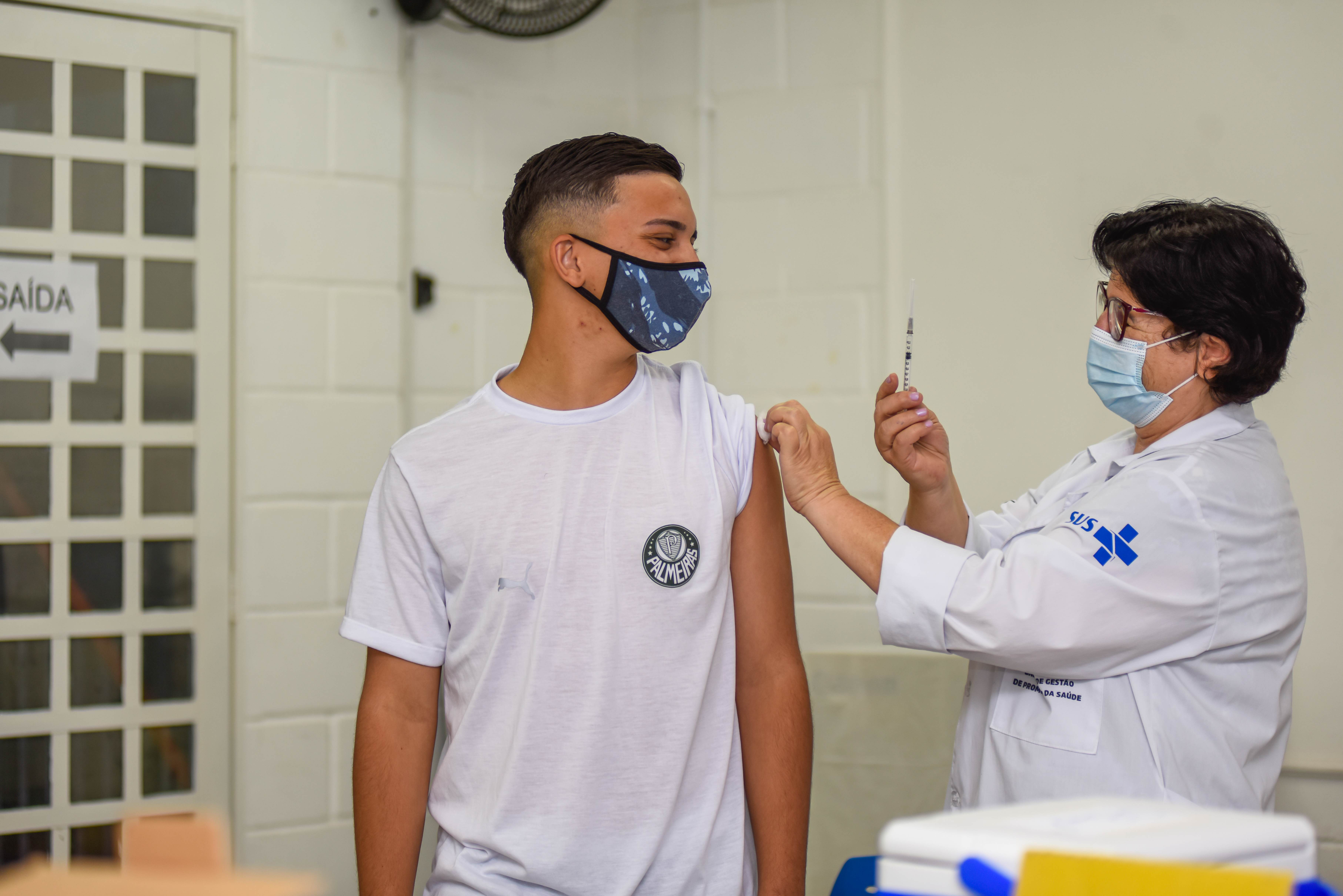 Vacinação de adolescentes contra a Covid-19 em Jundiaí