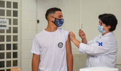 Aplicação da Pfizer como 2ª dose em SP é emergencial, diz secretário da Saúde