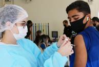 Ministério “colabora com desinformação” sobre vacinas, diz Associação Médica Brasileira