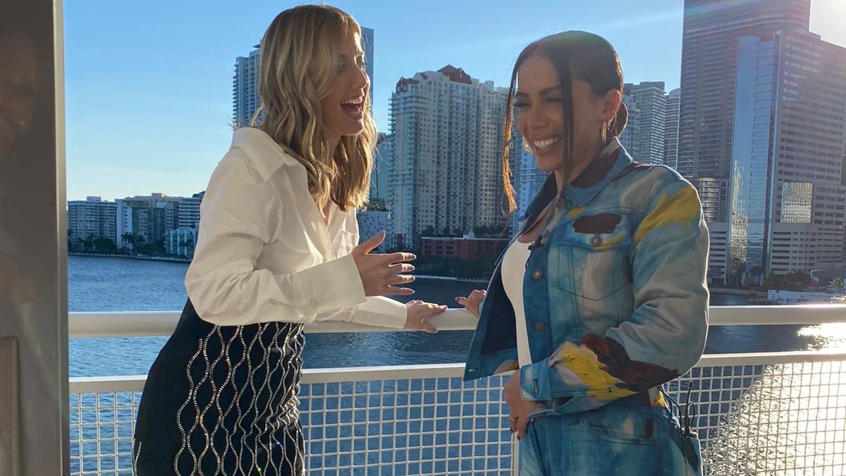 Anitta será a primeira convidada do "À Prioli"