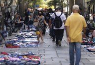 Desemprego cai a 13,2% no trimestre até agosto; grupo sem carteira cresce 23% no ano