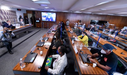 À CPI, vítimas da Covid-19 relatam luto e pedem por justiça e vacinas