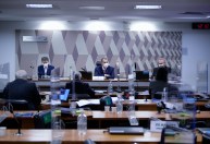 Senadores da CPI se reúnem com Fux e pedem derrubada do sigilo das investigações