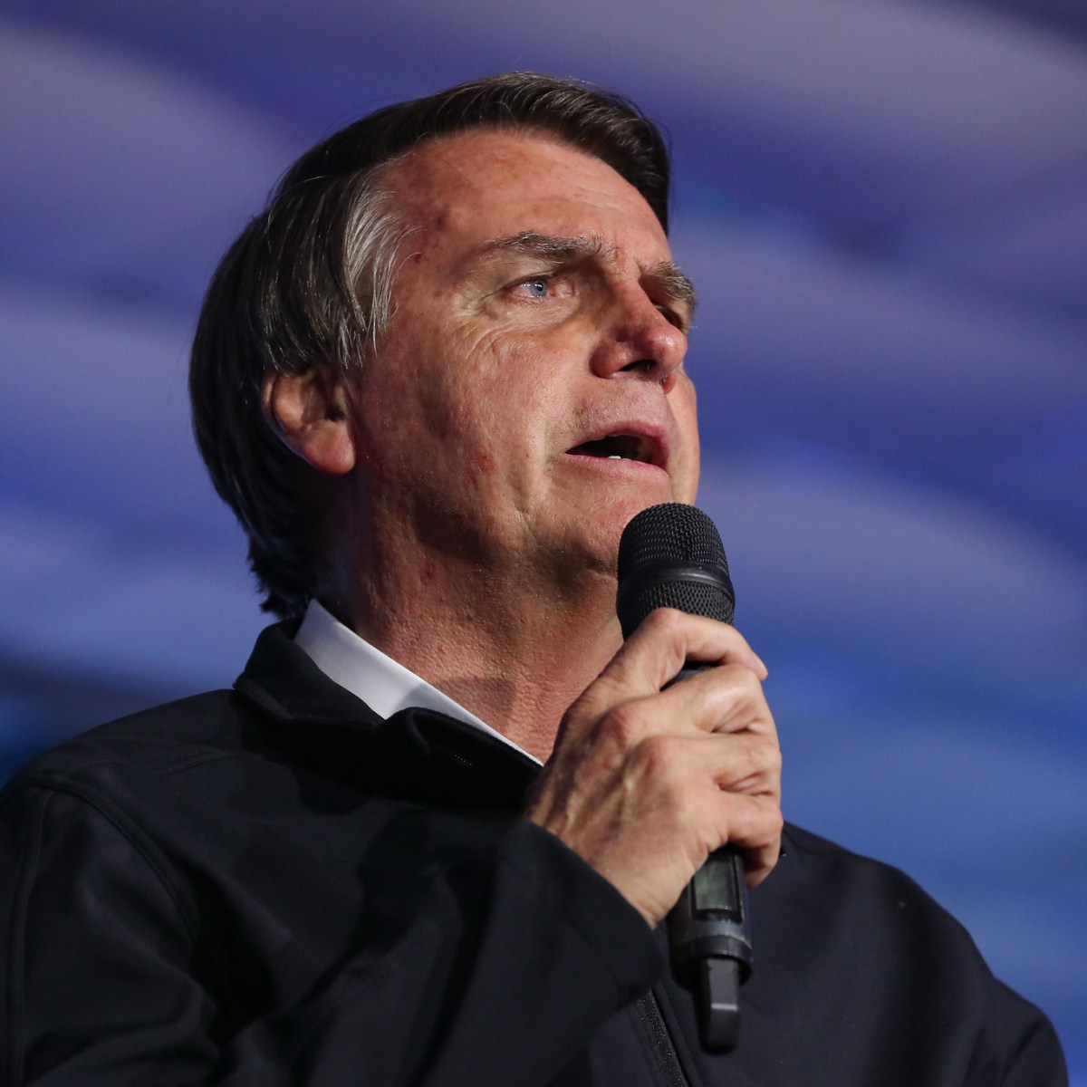 YouTube remove live semanal de Jair Bolsonaro do canal do filho Carlos | CNN Brasil