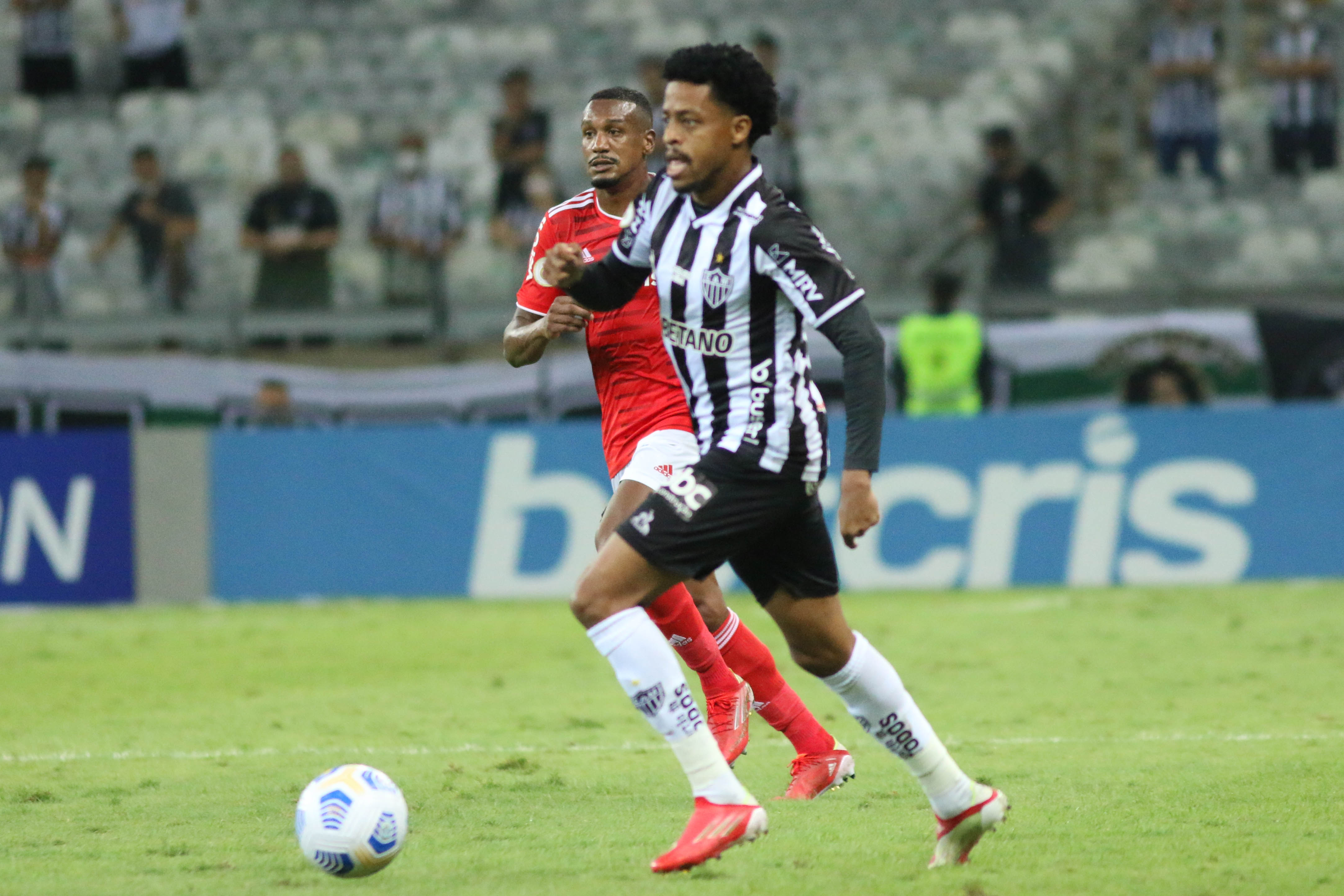 O atacante Keno entrou na partida contra o Internacional para garantir a vitória do líder Atlético-MG por 1 a 0 no sábado. (Foto: Fernando Moreno/AGIF/Estadão Conteúdo)