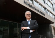 Vamos doar 400 mil doses de vacina ao Brasil, diz secretário de Portugal