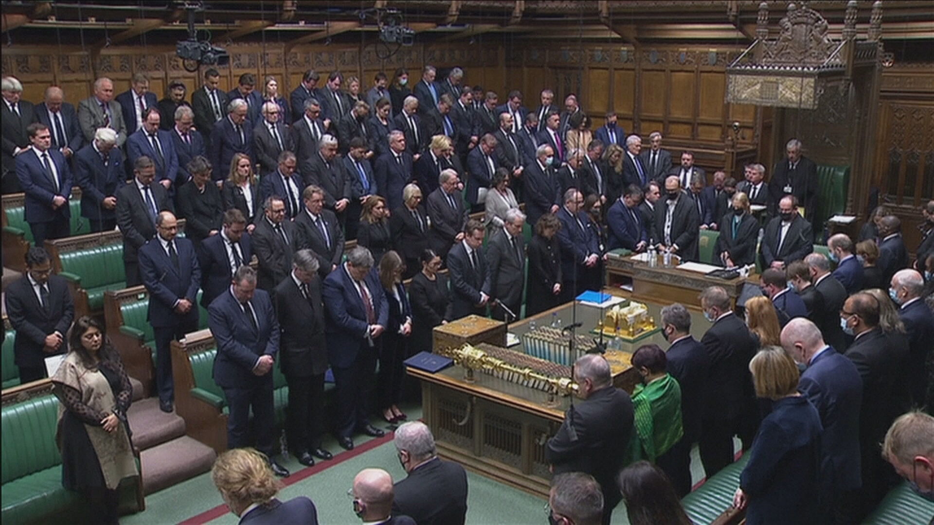 David Amess, deputado morto a facadas, foi homenageado no Parlamento britânico